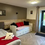 House Noyer בית נופש דורבורי