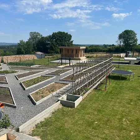 בית נופש House Noyer דורבורי